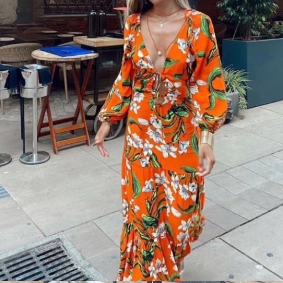 Zara Vibrant Orange Long Sleeve Dress. Vacation Ready - Preloved - Picture 7 of 16